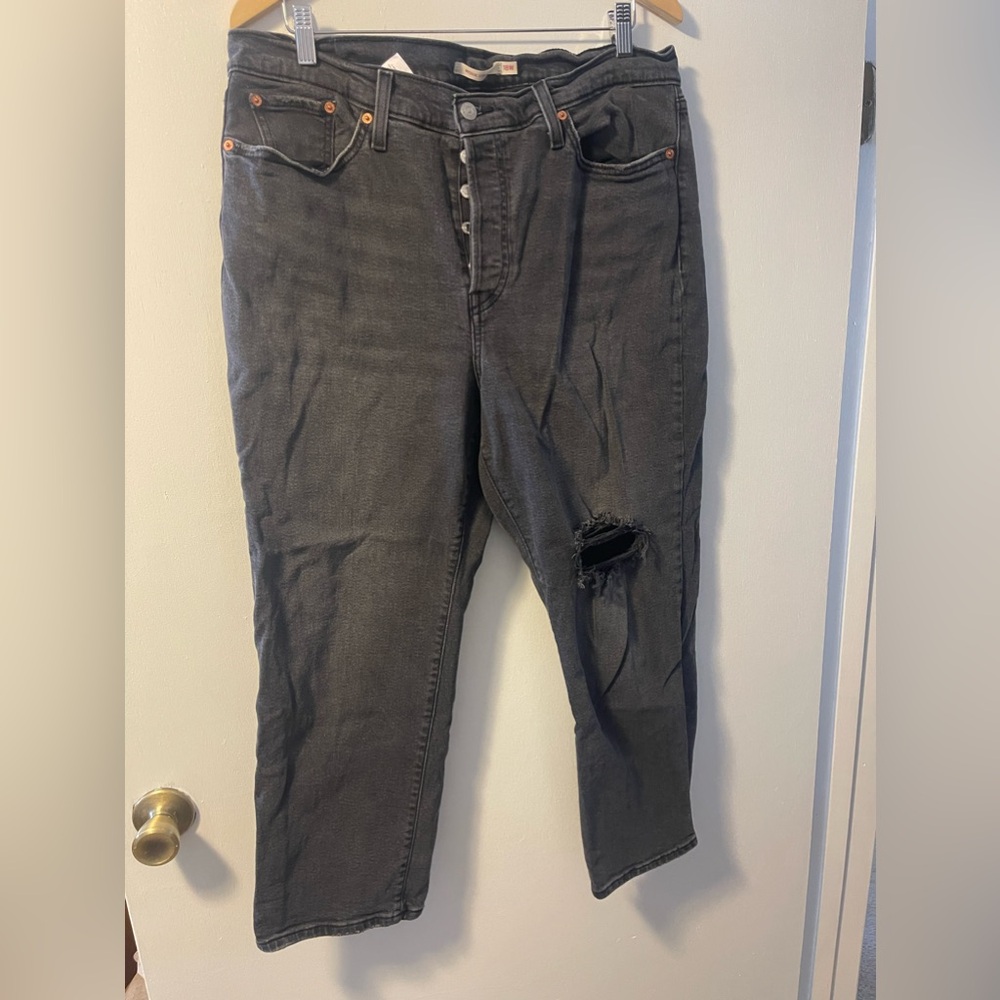 Levi’s Wedgie Straight jeans.